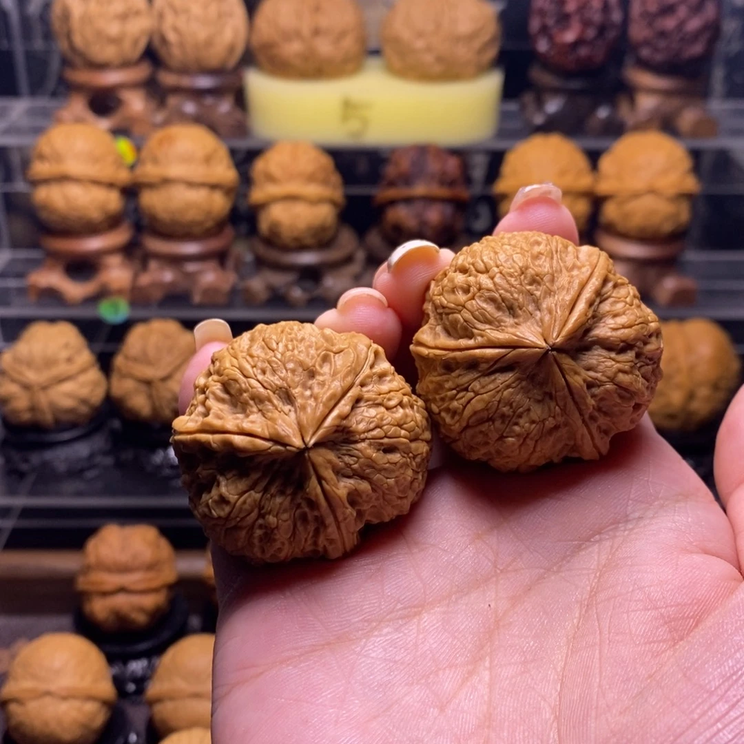文玩核桃把件Z11虎王三棱37尺