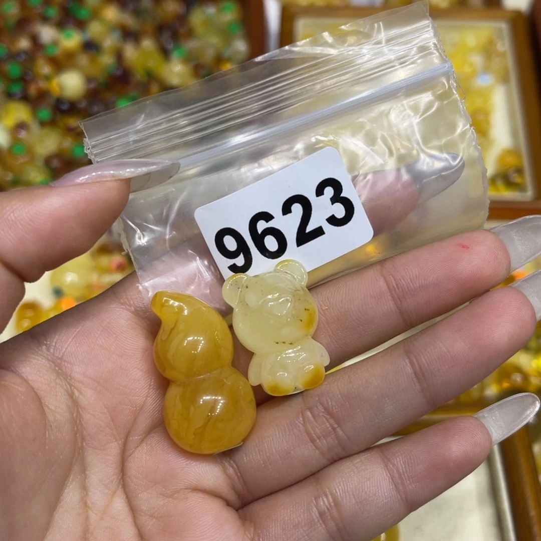 琥珀珠宝奇石未镶嵌天****