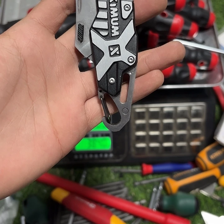 马克西姆美工刀一把