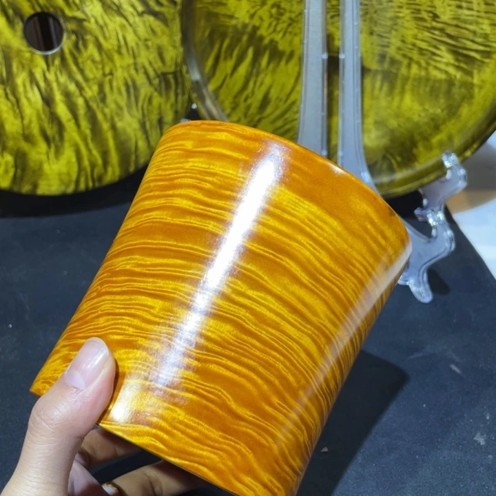 在***行金丝楠笔筒15555555555558585689