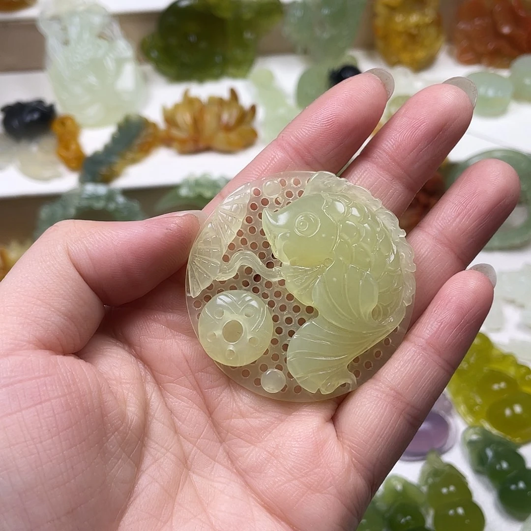 蛇纹石玉未镶嵌颈饰