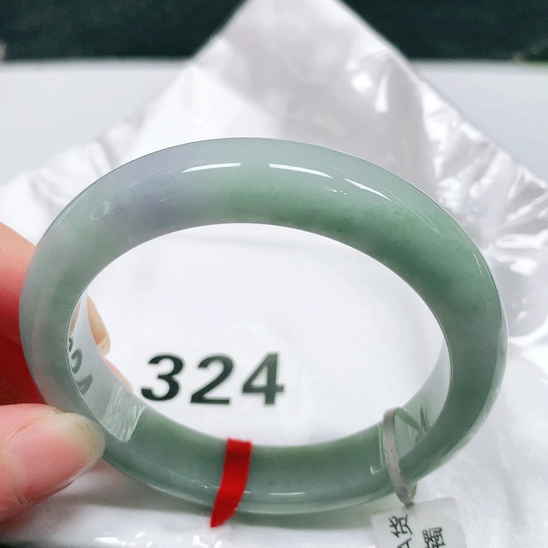 翡翠未镶嵌手镯48 号翡翠手镯