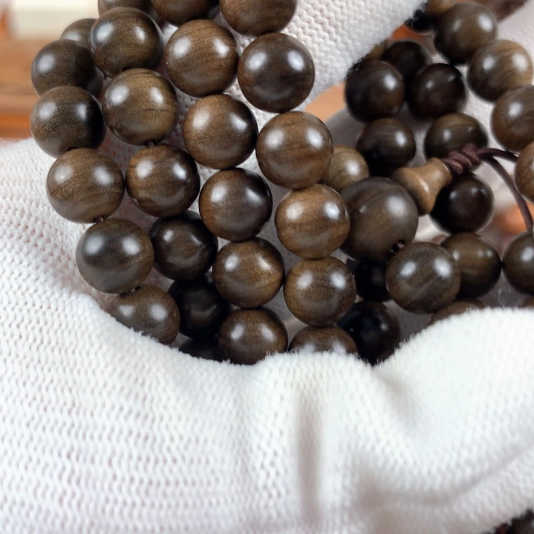 用***9木质类檀香木老山檀香水阴沉0.8✖️108.奶香