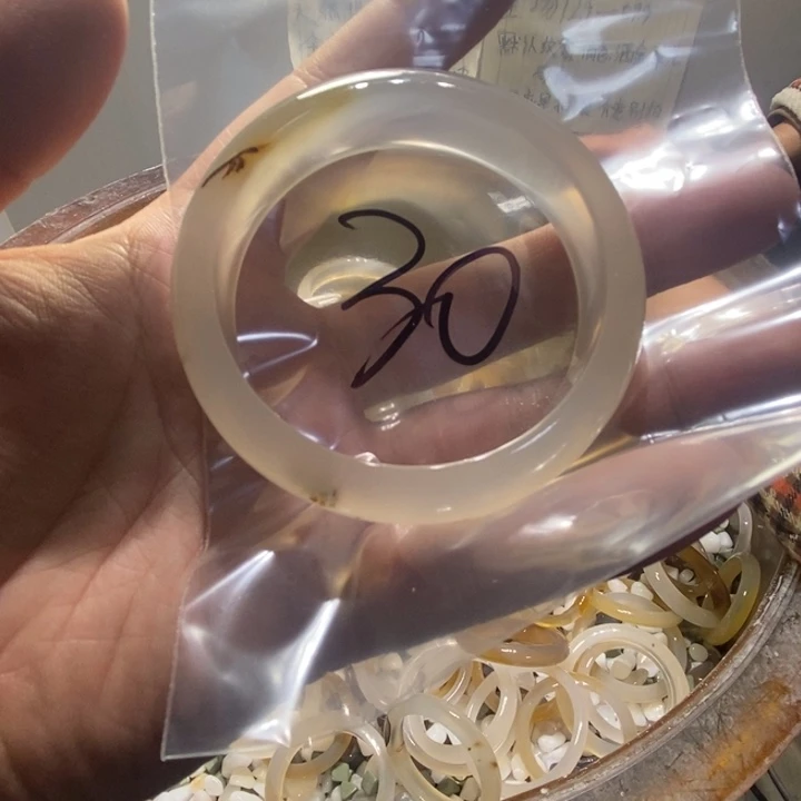 ****琳玛瑙/玉髓未镶嵌手镯30号