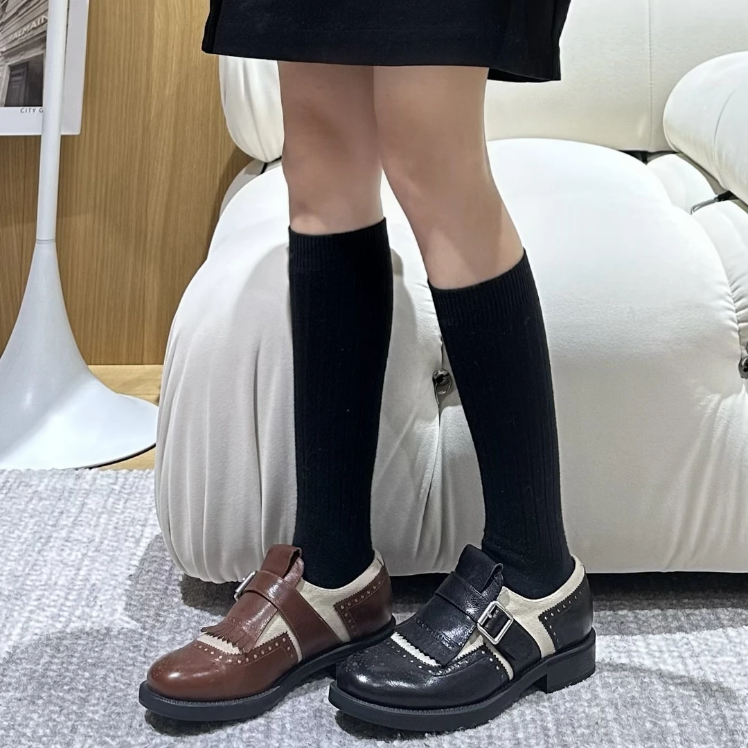 Singularity Me 24010 英伦风复古马皮雕花粗跟小皮鞋乐福鞋