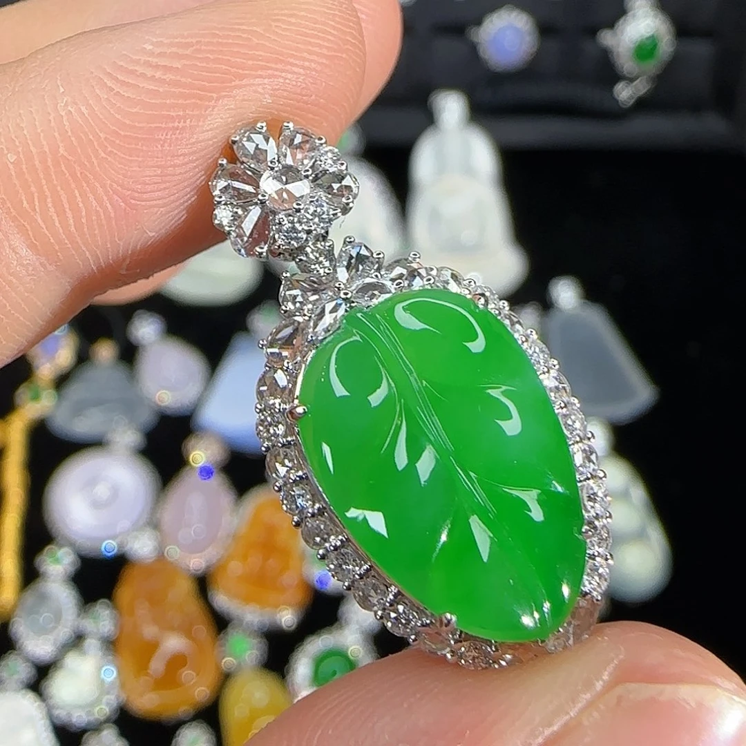 翡翠18K金镶嵌颈饰天然翡翠