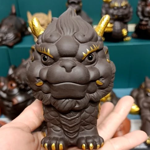 茶宠紫砂描金麒麟茶宠摆件