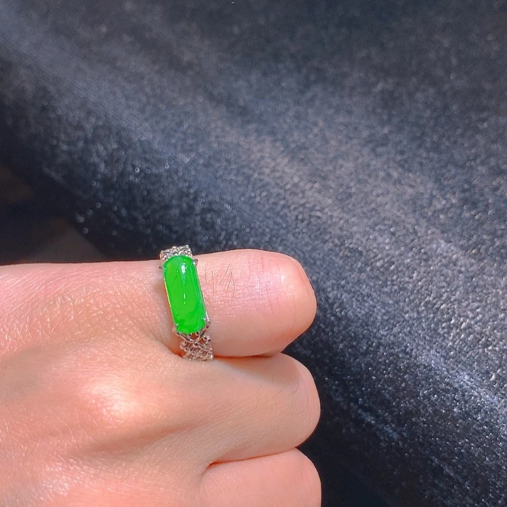 【闪购商品】翡翠颈饰银S925镶嵌翡翠