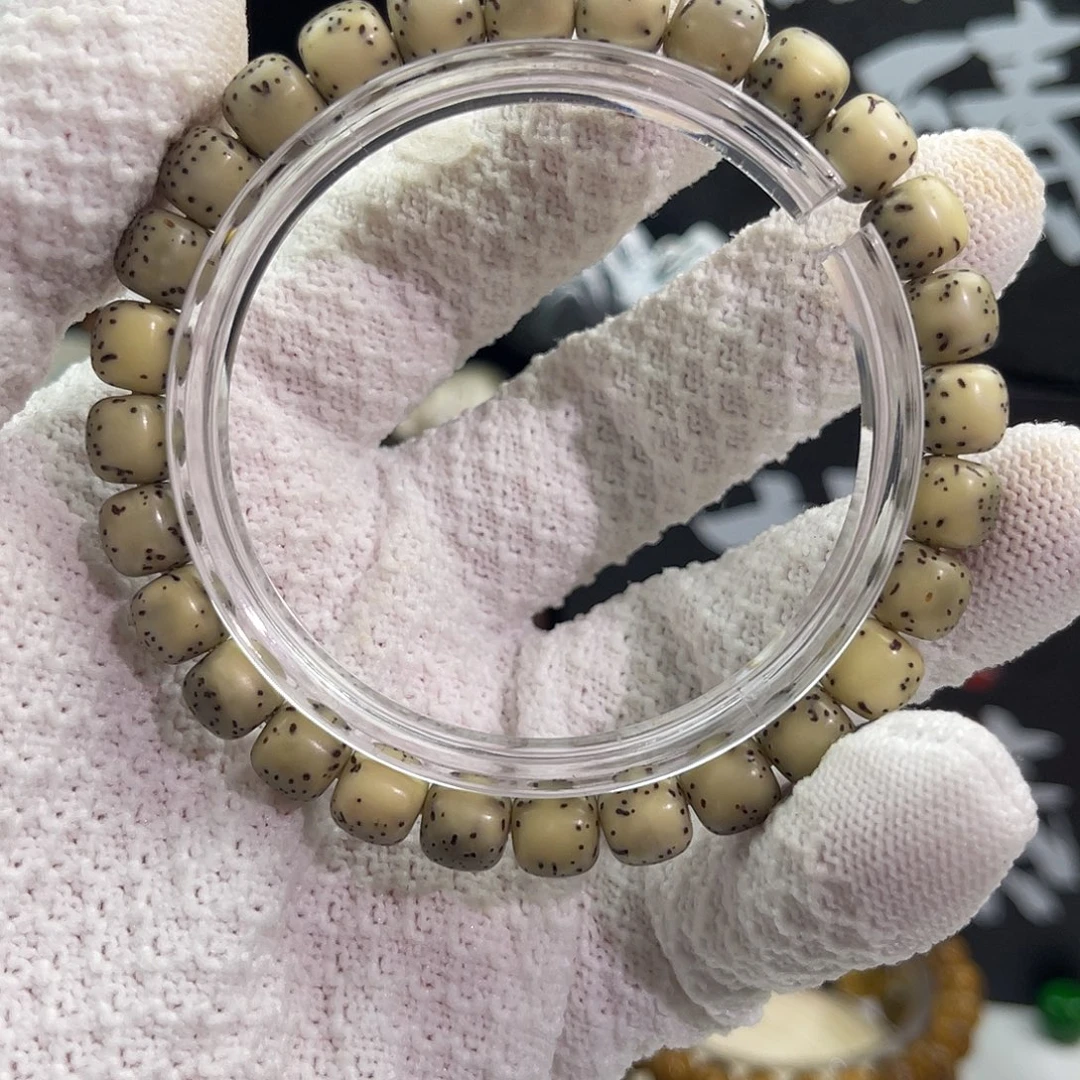 吊坠星月菩提绿背河豚8×7