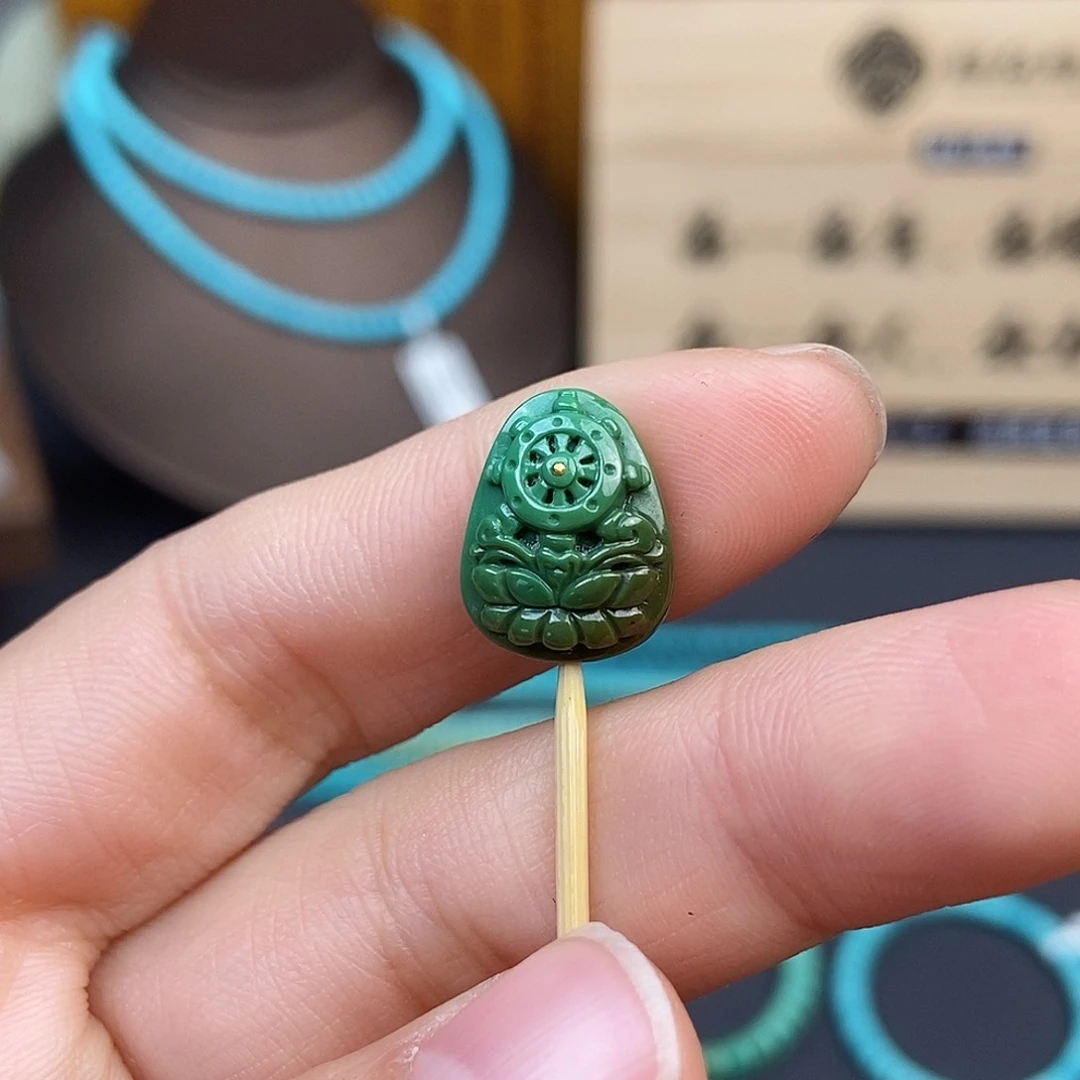 绿松石配饰未镶嵌