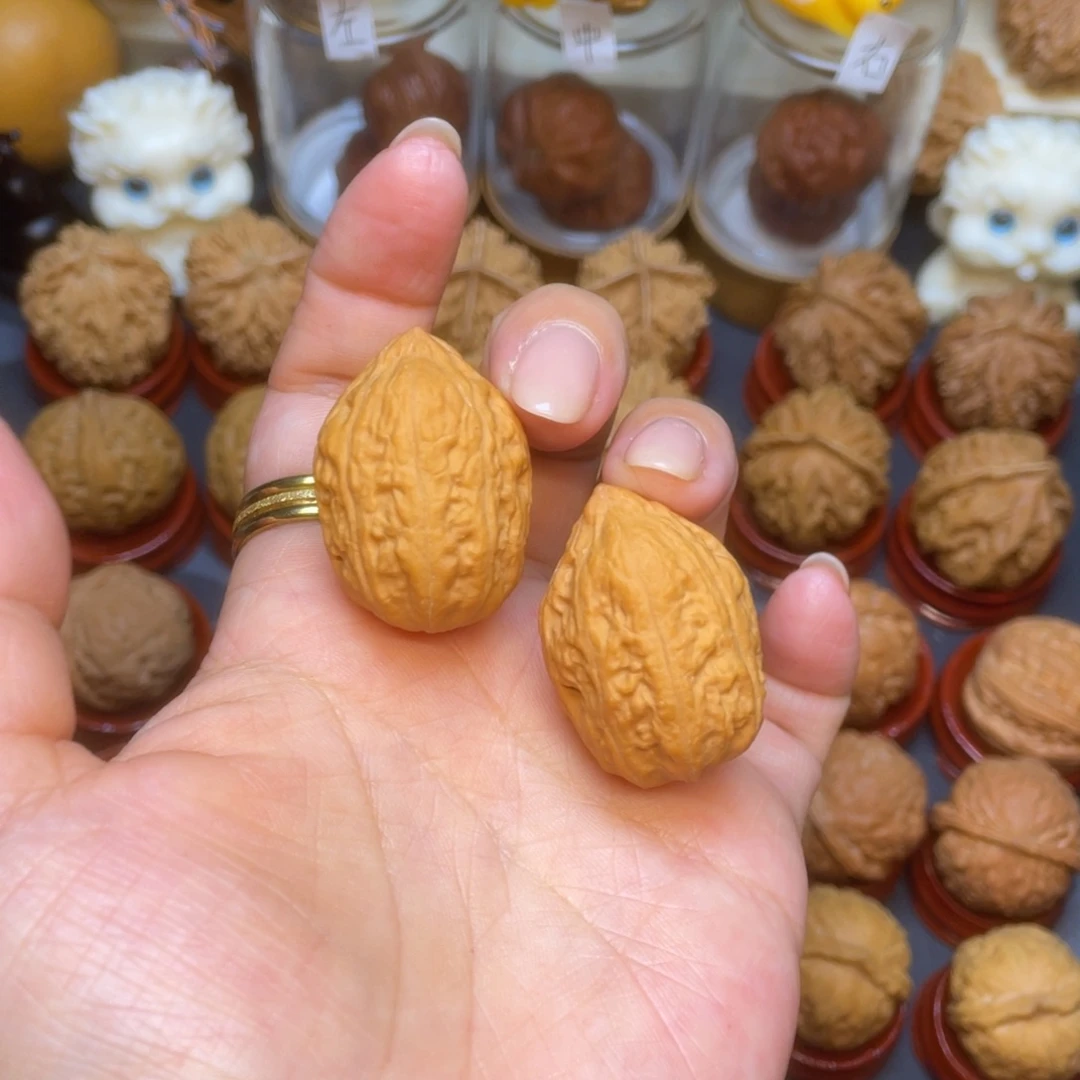 文玩核桃把件金丝枣