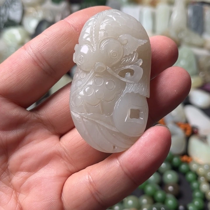 和田玉（青白玉）未镶嵌吊坠(不含链)手把件