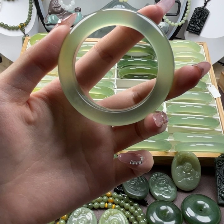 S***0蛇纹石玉合金手镯