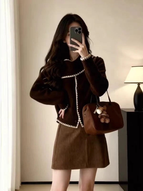 职业阿玛诗官2025秋冬款复古撞色翻领毛衣外套女宽松显瘦百搭上衣