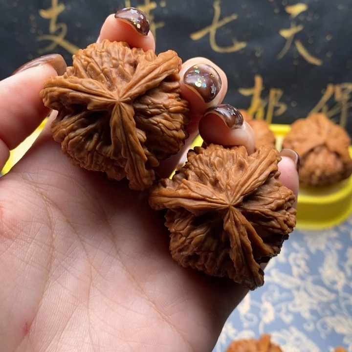 快****文玩核桃吊坠白狮子