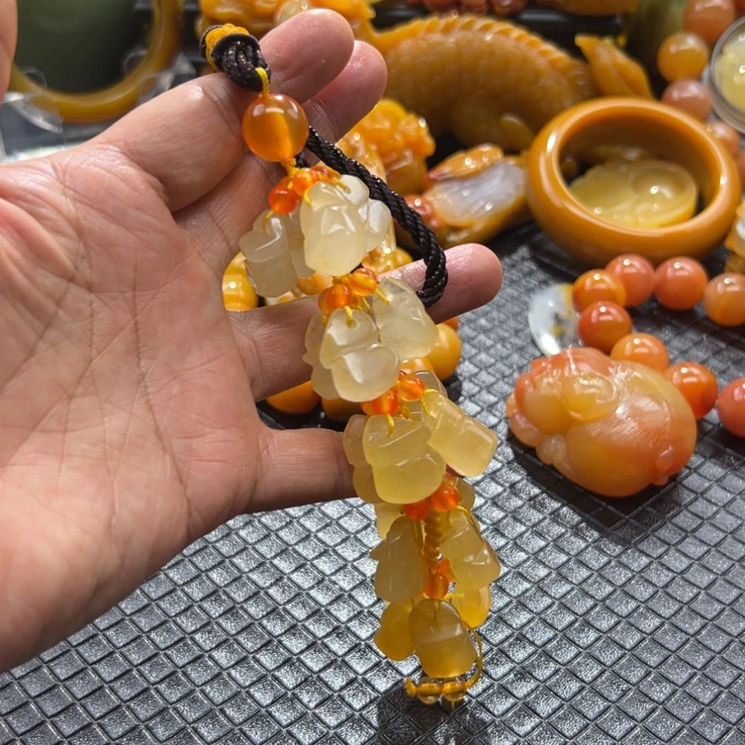 石英质玉未镶嵌颈饰