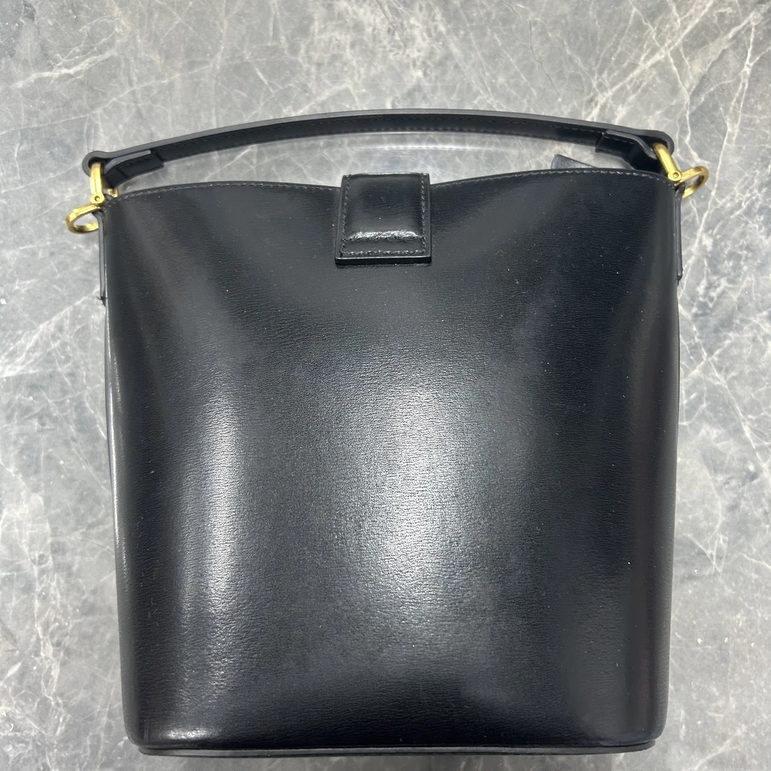 2025新款真皮女包光k桶黑色