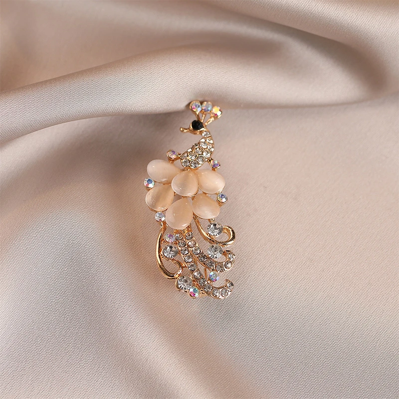 合金珐琅胸针 新款合金孔雀胸针女高级感轻奢花朵别针优雅百搭西