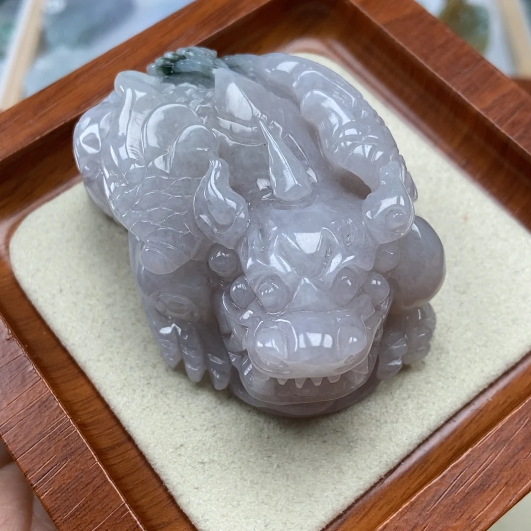 翡翠未镶嵌颈饰如意貔貅