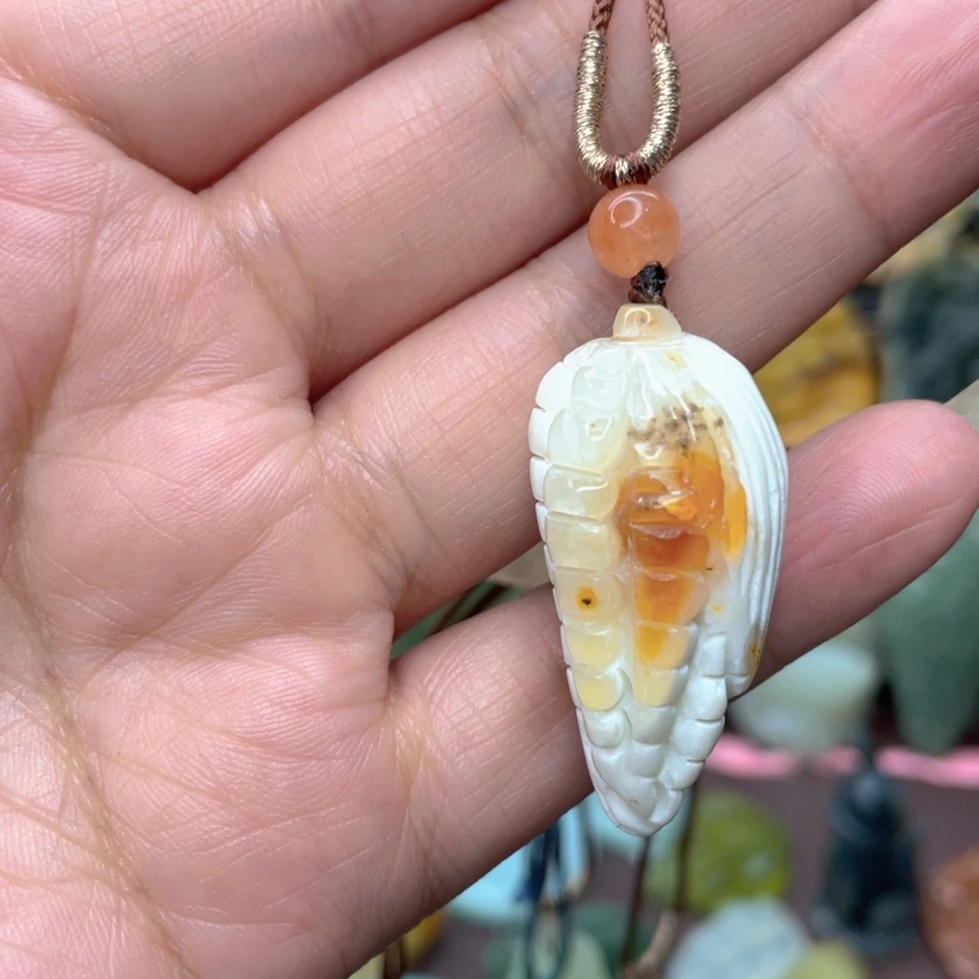 蛇纹石玉颈饰未镶嵌