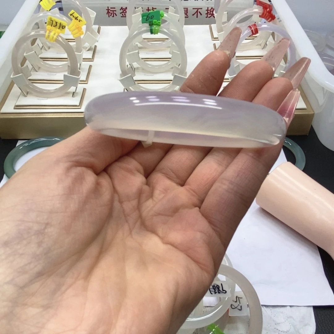 玛瑙/玉髓手镯未镶嵌58圈口