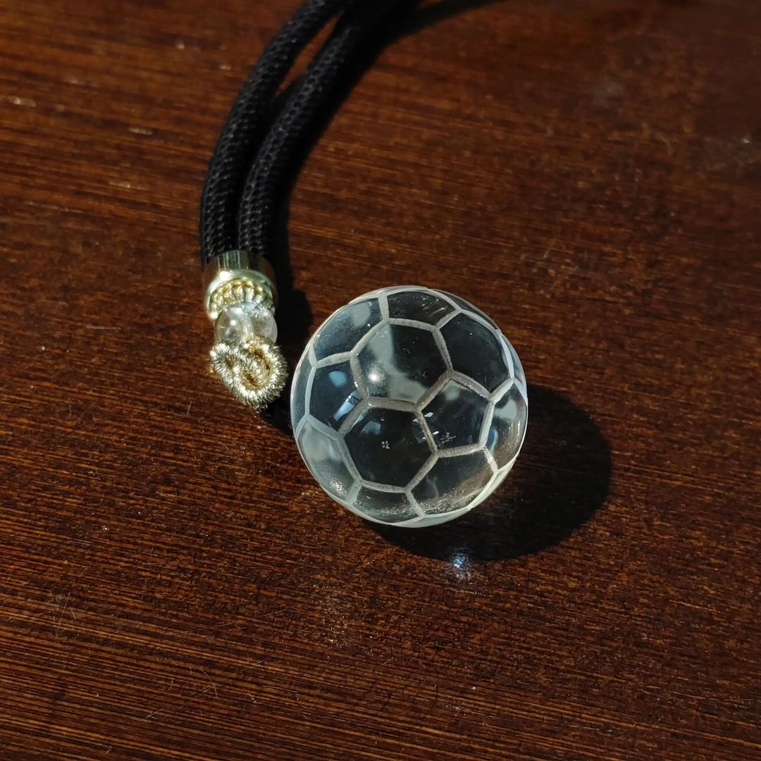 【书记甄选】白水晶足球吊坠 多样性发一件 8419NZ
