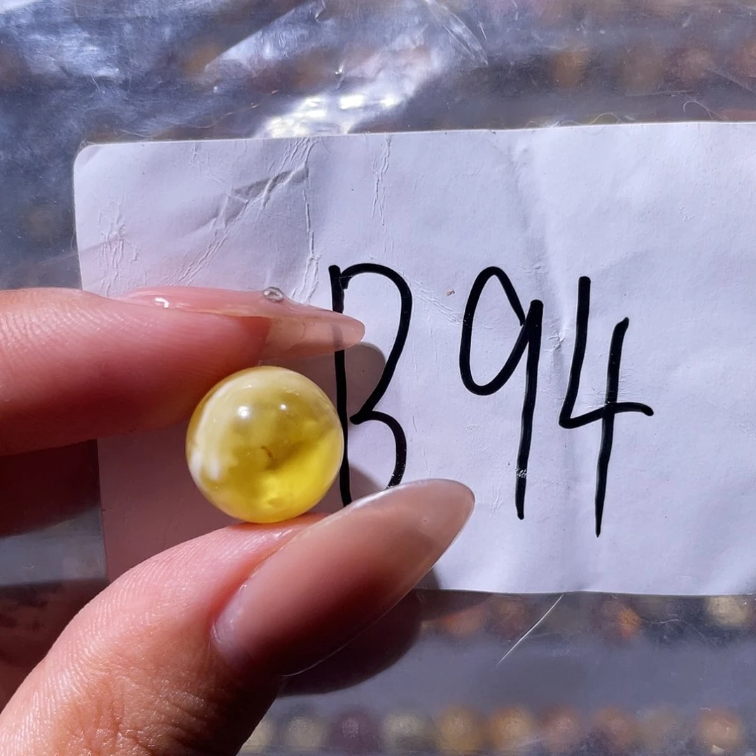 未镶嵌琥珀裸石12.3福利