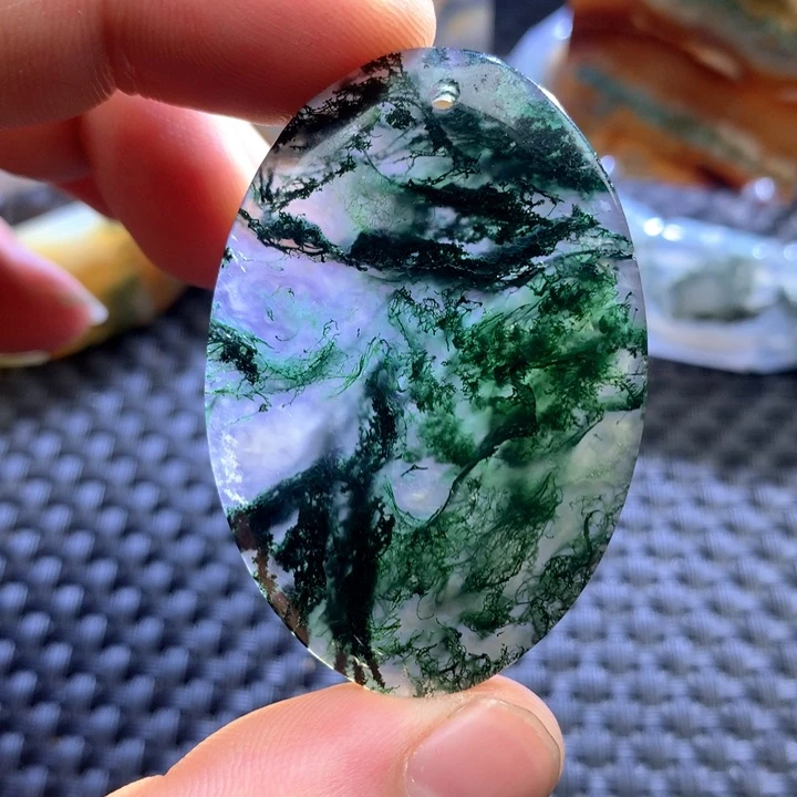 玛瑙/玉髓颈饰未镶嵌万**云