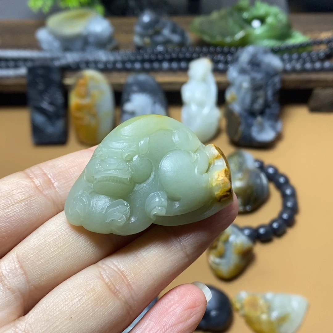 颈饰未镶嵌和田玉