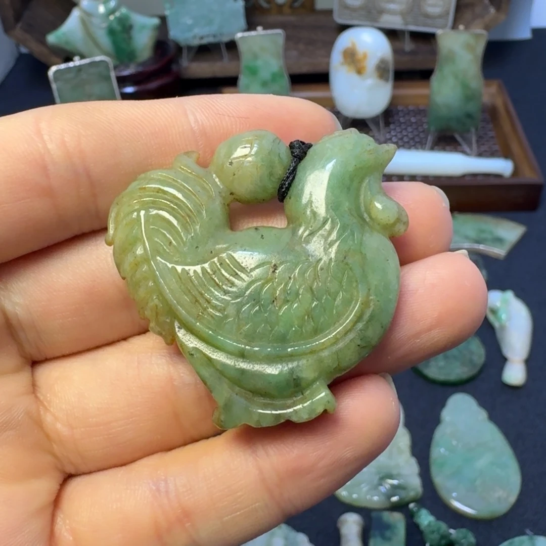 翡翠颈饰未镶嵌翡翠颈饰未镶嵌..