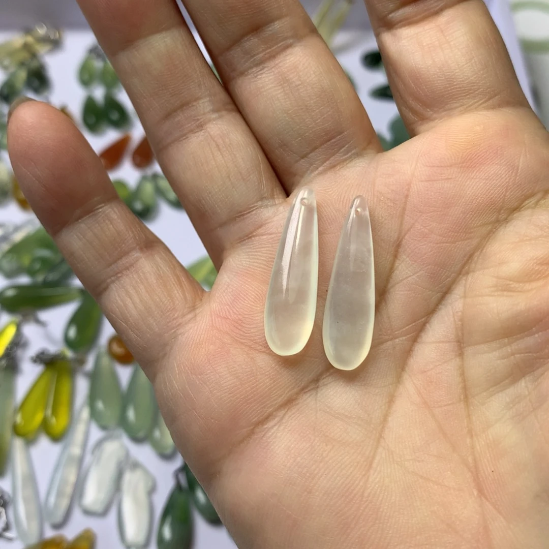 未镶嵌蛇纹石玉耳环