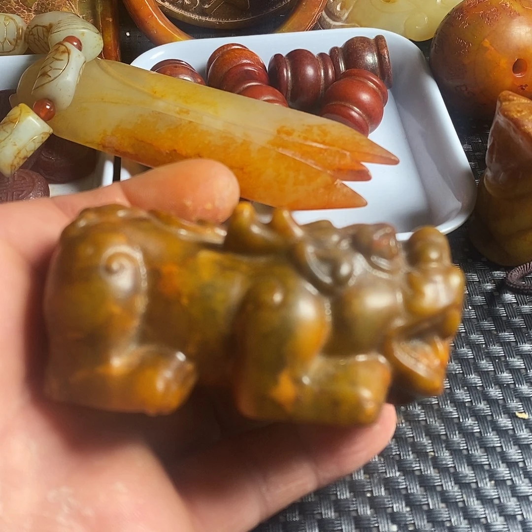 蛇纹石玉合金颈饰