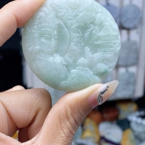 翡翠颈饰未镶嵌翡翠