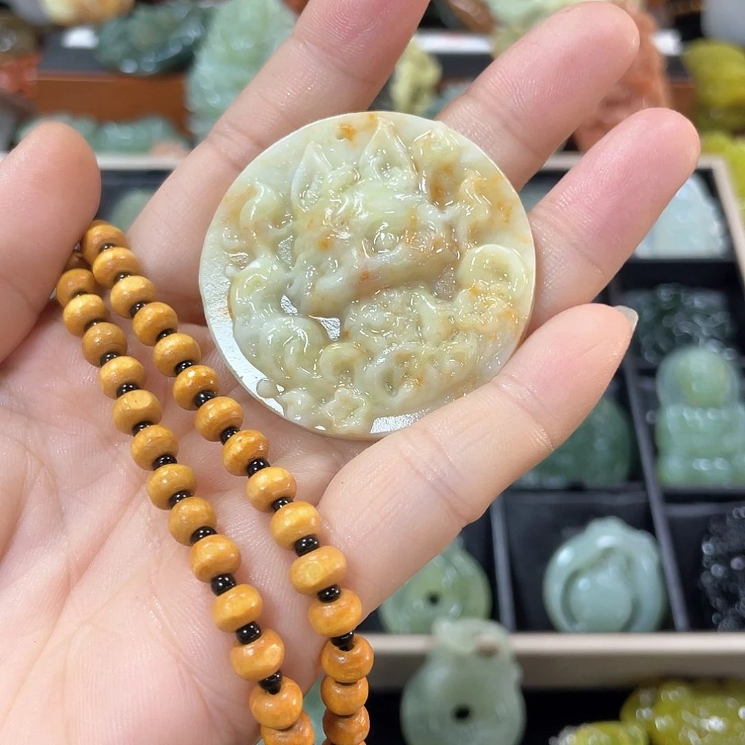 蛇纹石玉颈饰未镶嵌