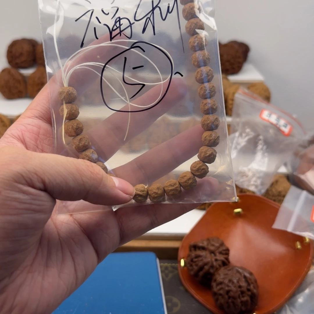 文玩核桃吊坠猴头