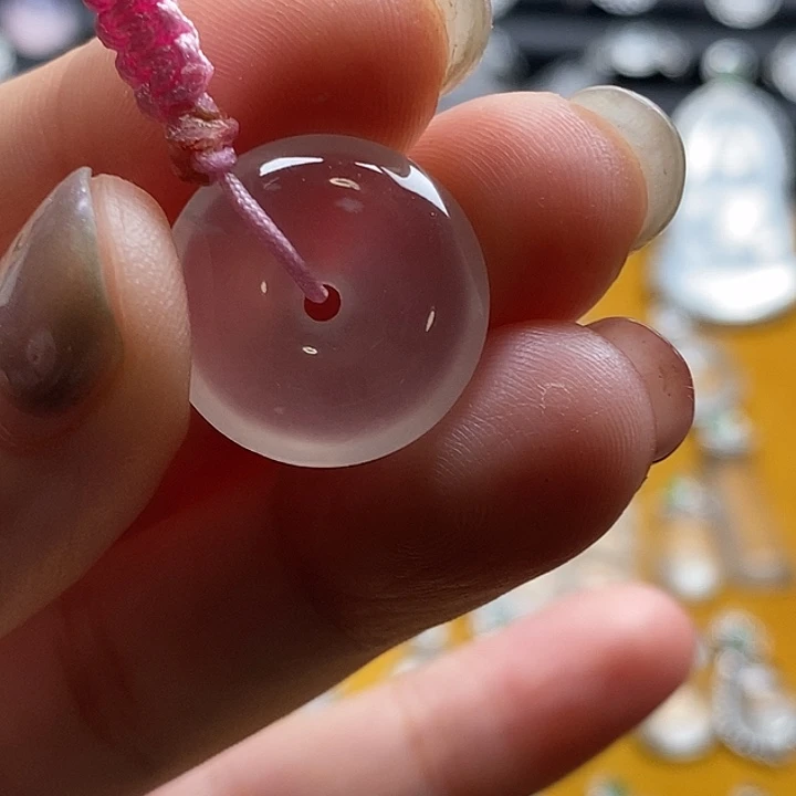 石英质玉未镶嵌颈饰