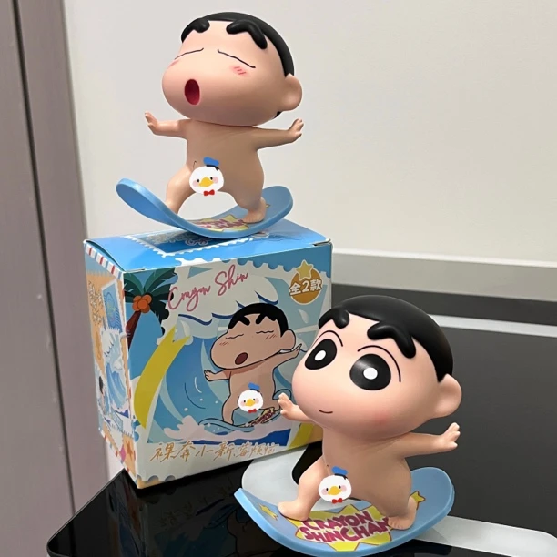 可爱蜡笔小新光溜溜冲浪桌面摆件公仔摆件装饰手办礼物玩具