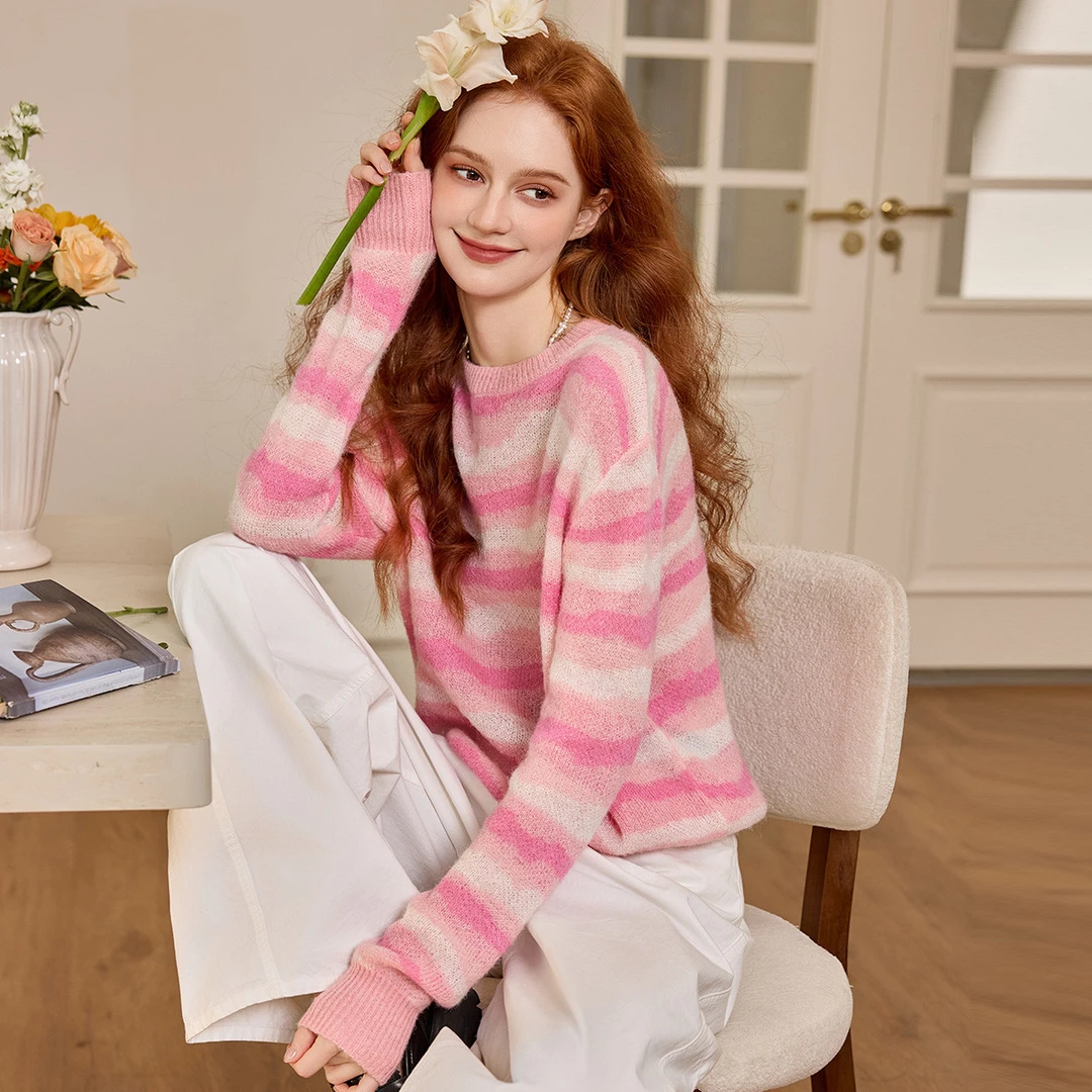 白鹿语25秋冬气质圆领微弹圆领撞色条纹落肩毛衫针织衫女BL20302