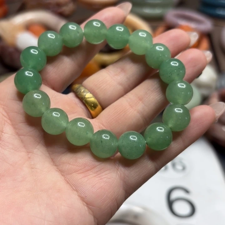 玲***玲石英岩玉合金颈饰