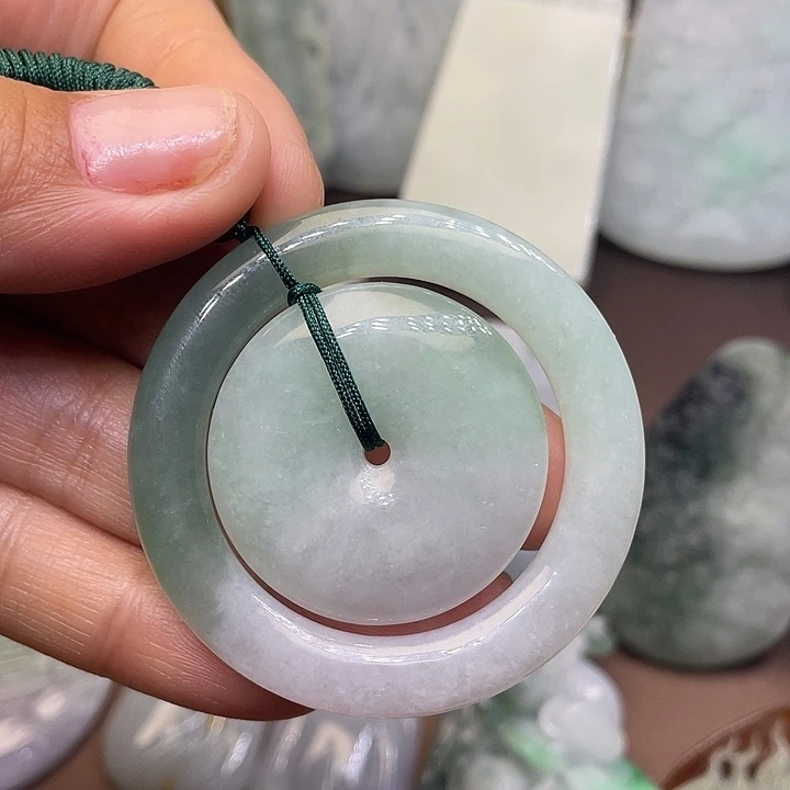 定制翡翠未镶嵌翡翠吊坠