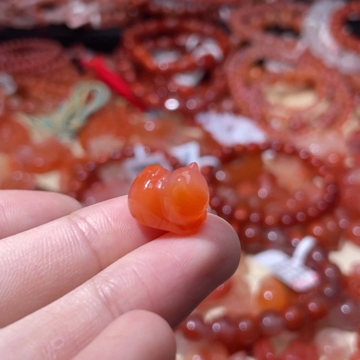 未镶嵌2000趴趴猫南红玛瑙