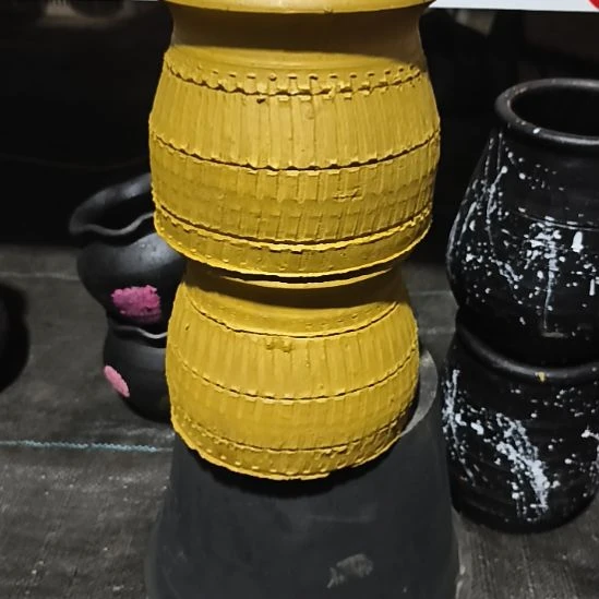 纯黄色树皮碗口径13高度12到手两个底部有孔