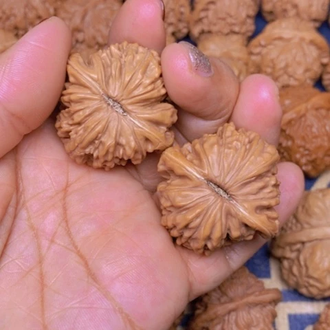 【闪购商品】文玩核桃吊坠夏*凡四座楼38