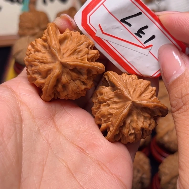 文玩核桃吊坠38粗筋秦闷奔51