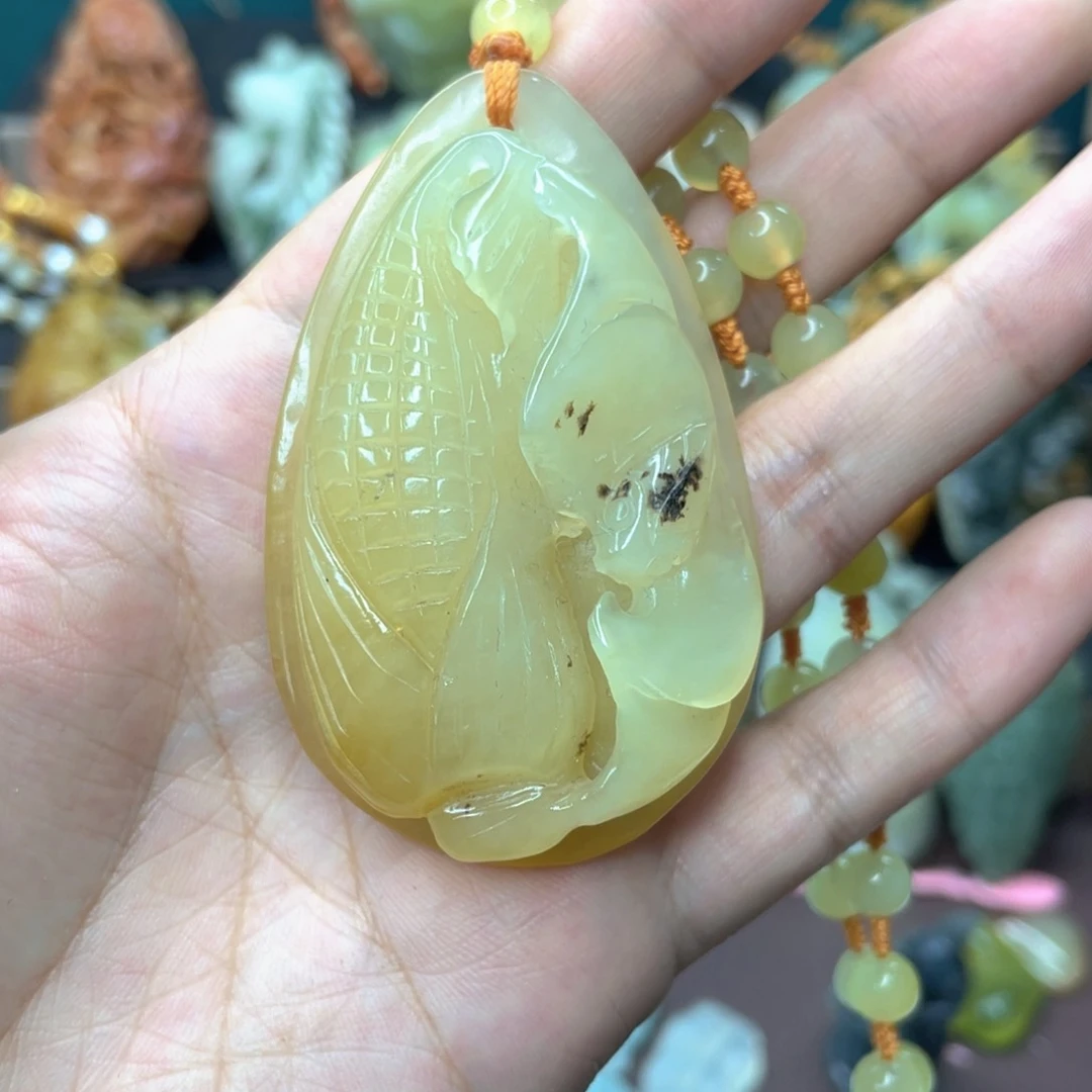 蛇纹石玉颈饰未镶嵌