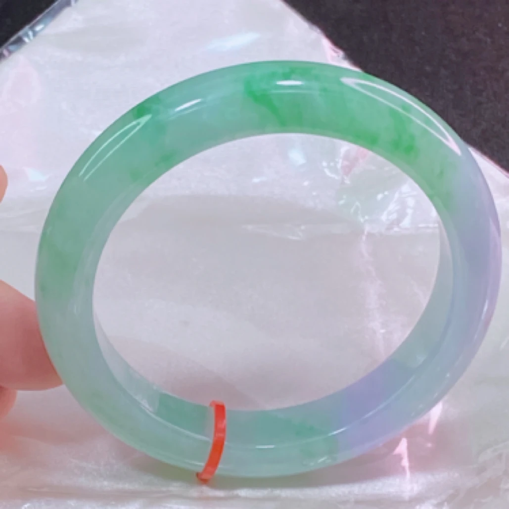 缅甸天然A货翡翠冰种紫底5758圈口女款百搭冰透飘绿绿色时尚