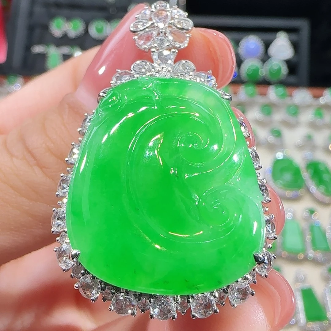 翡翠吊坠(不含链)18K金镶嵌