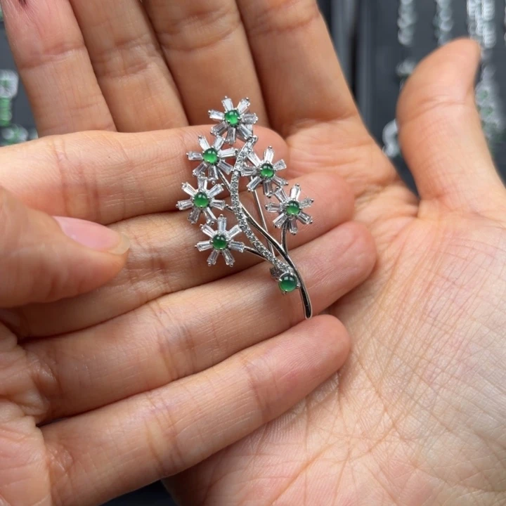 用***1翡翠银S925镶嵌耳饰