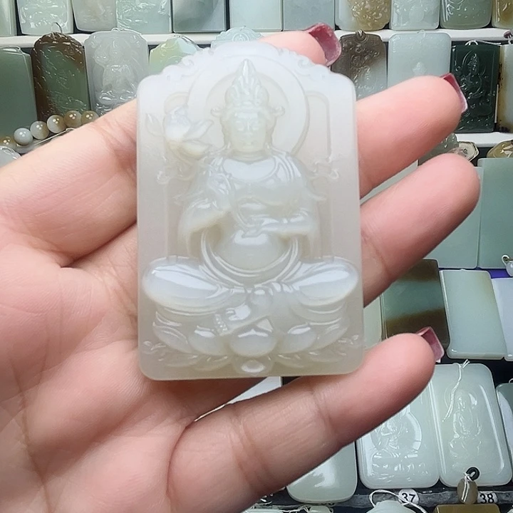 颈饰未镶嵌和田玉坤****旅