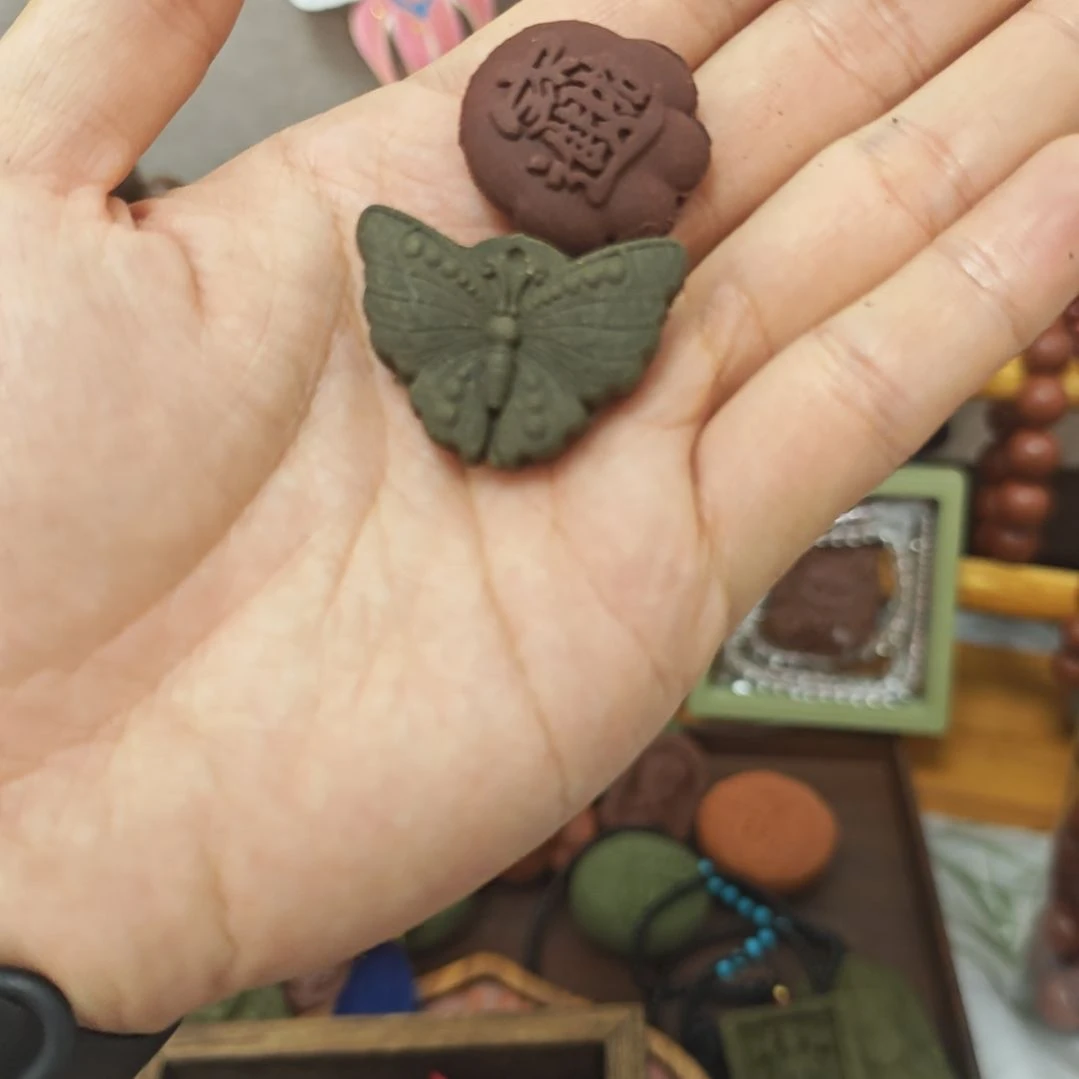 泥塑合香香牌两个脖挂